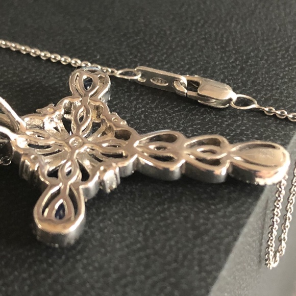Blue sapphire and Diamond cross necklace - Picture 6 of 10
